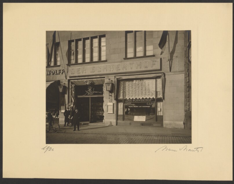 Der Schwerthof Café