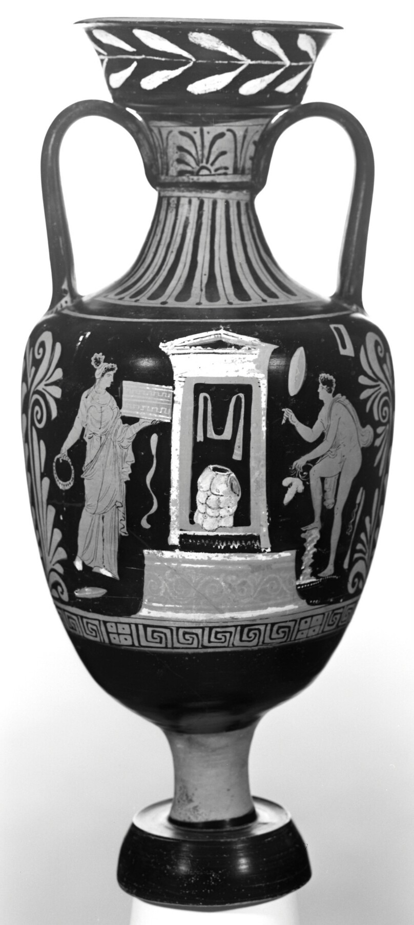 Apulian Red-Figure Amphora