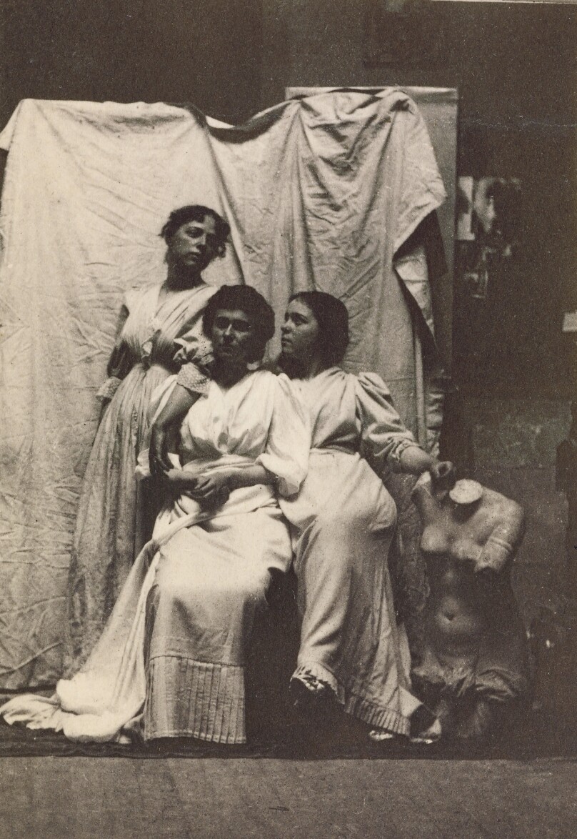 [Cook Cousins in Classical Costume in Eakins's Chestnut Street Studio]