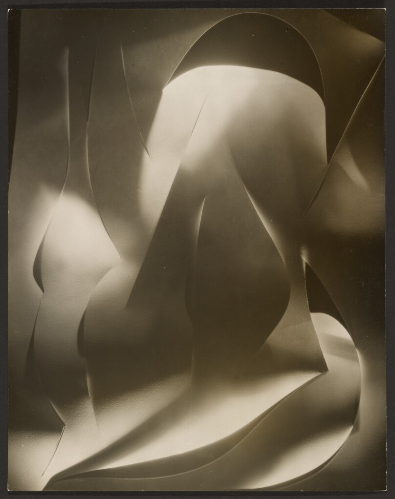 [Cut-paper Abstraction]