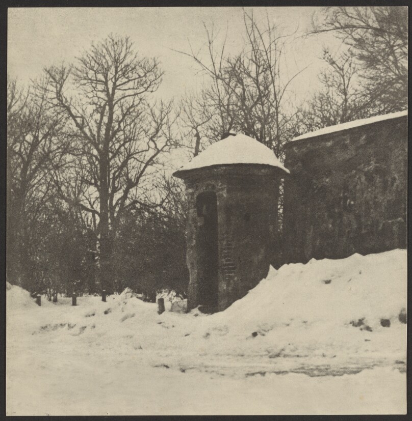 [Snowy park]