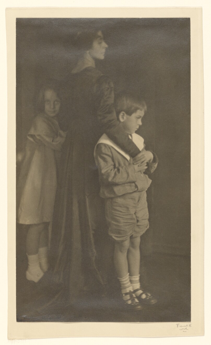 [Mother and Children]