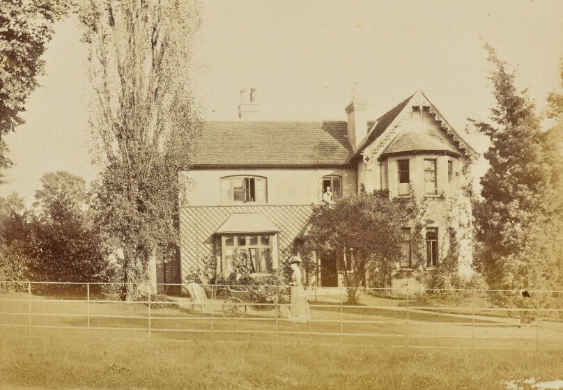 [Country House]