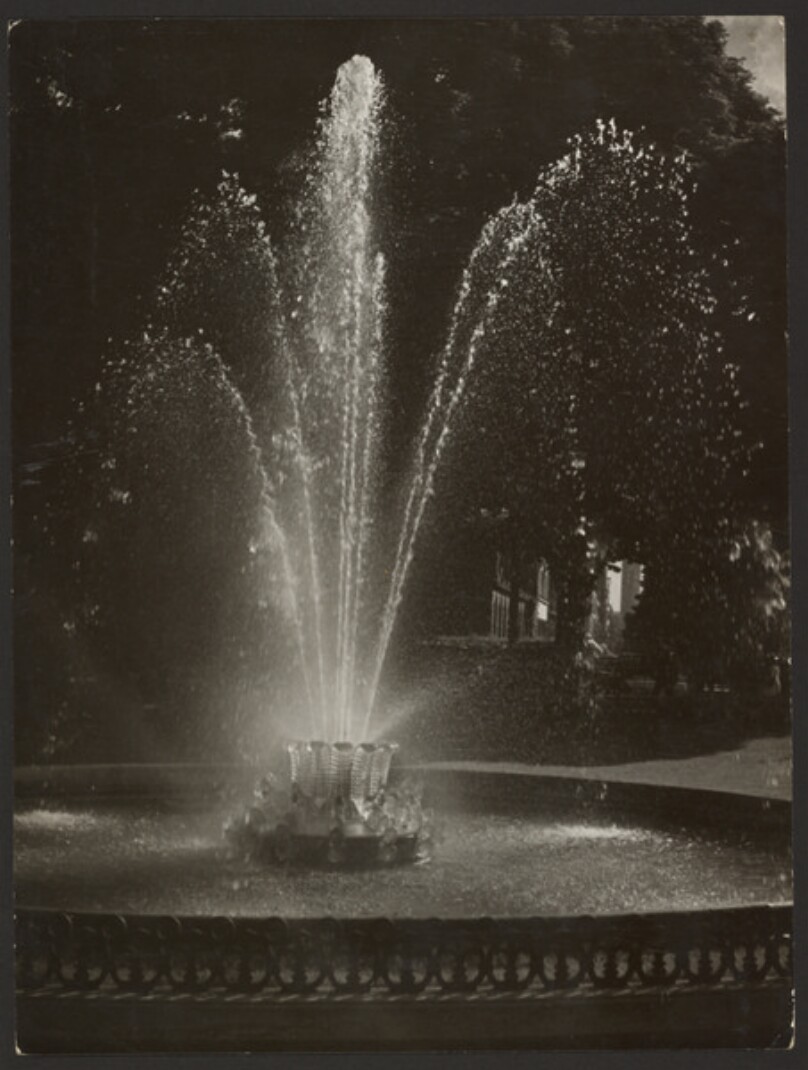 Fountain [Rond-Point, Paris]