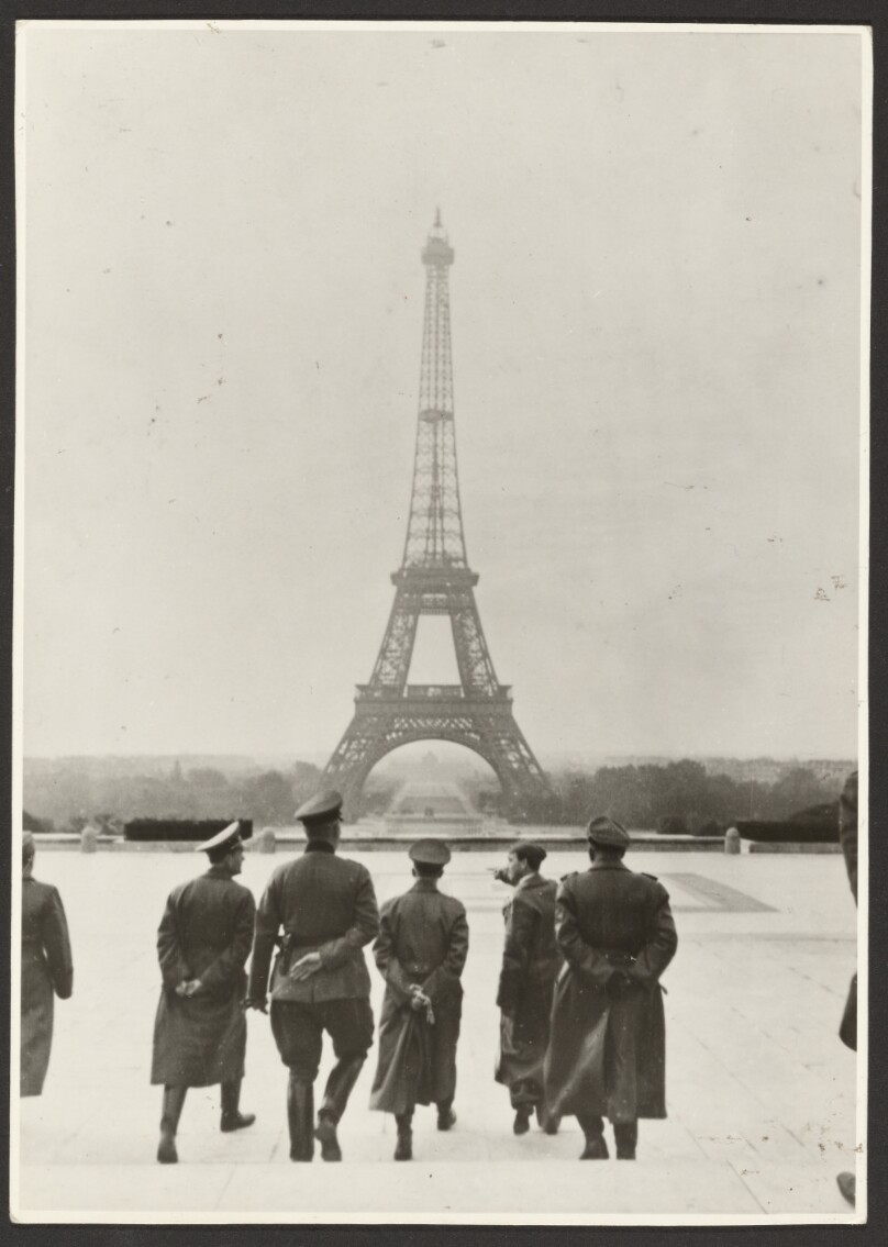 Hitler in Paris - 1940