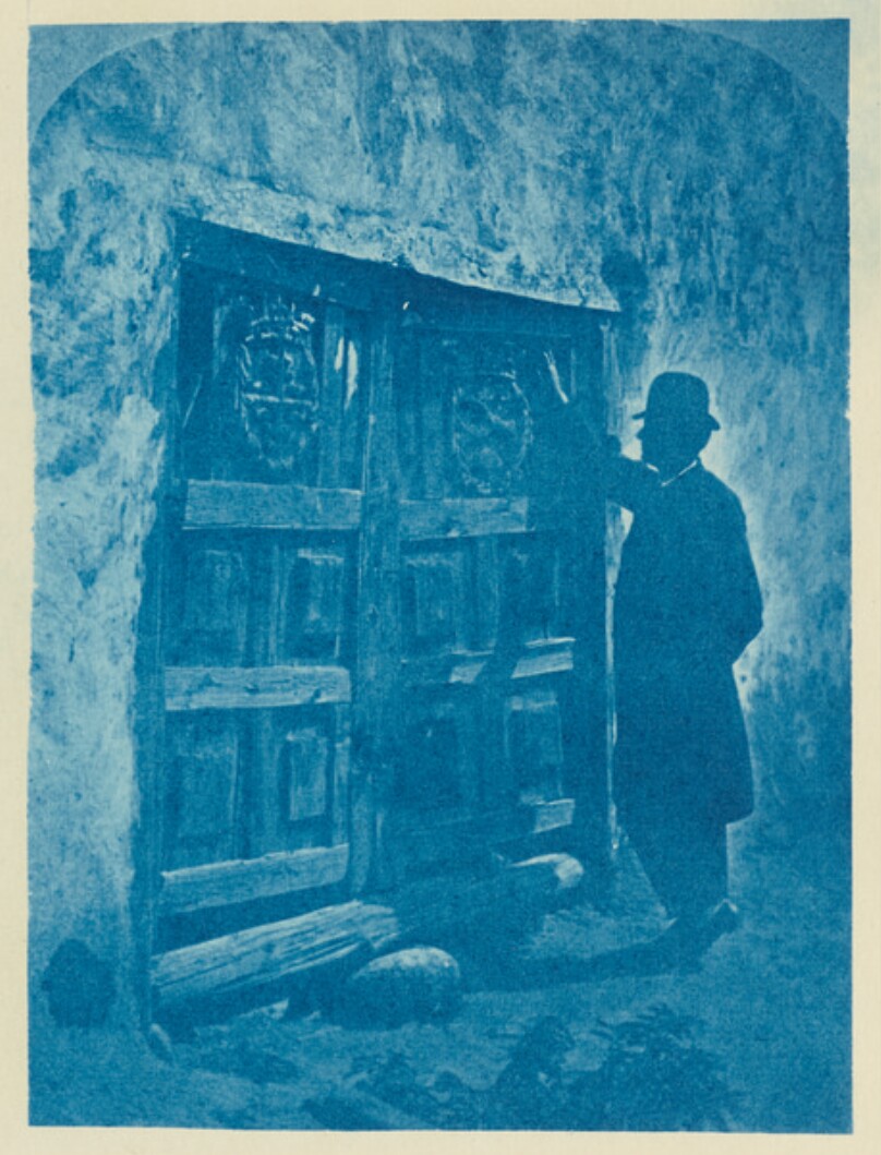 [Bandelier at the Old Church of Santo Domingo]