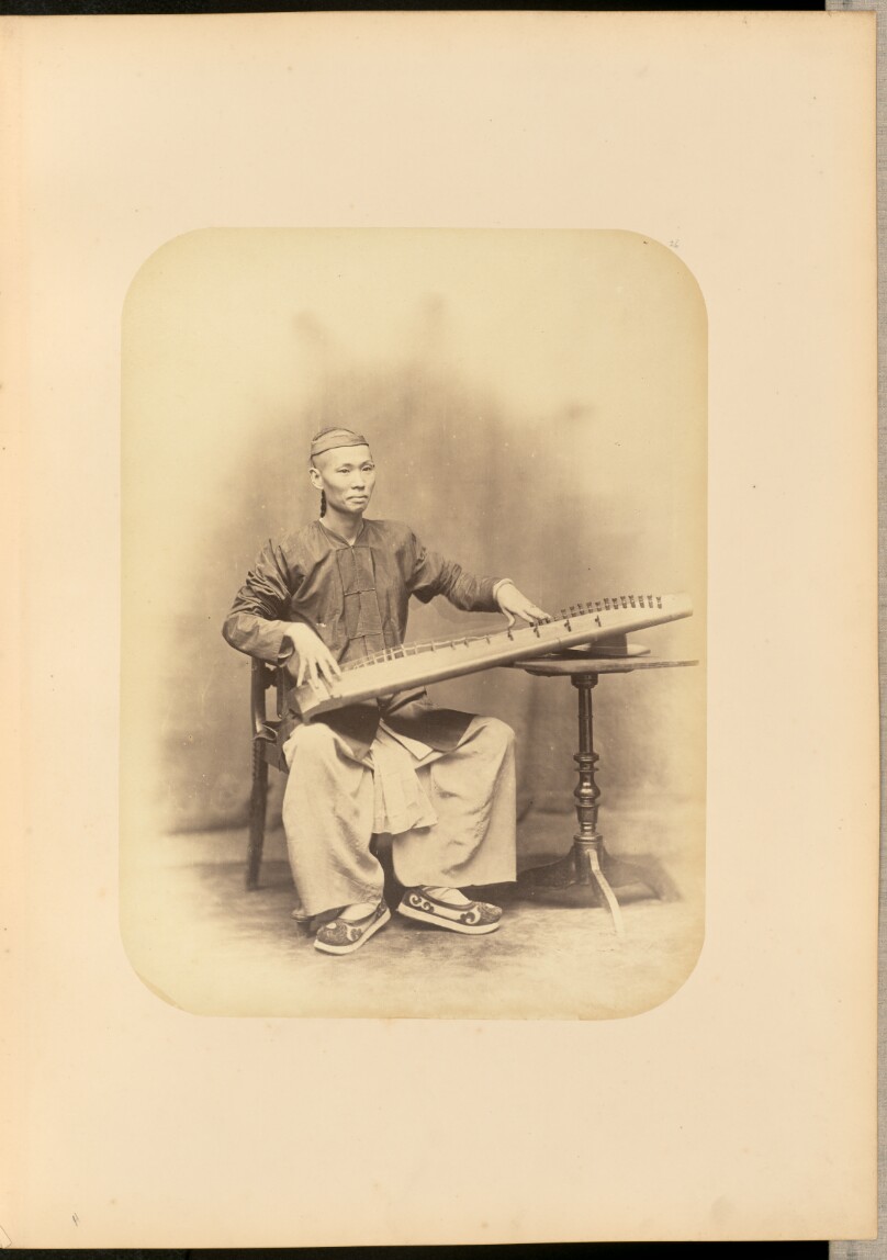 [Portrait of a zither player]
