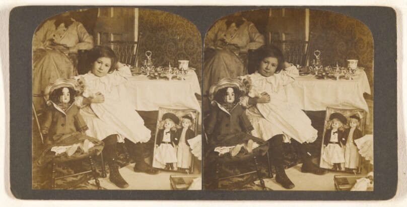 [M.E. Wendt and her dolls Dec 1903]