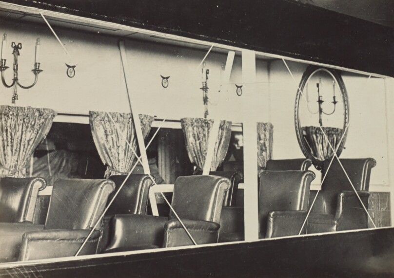 [Blimp's gondola]