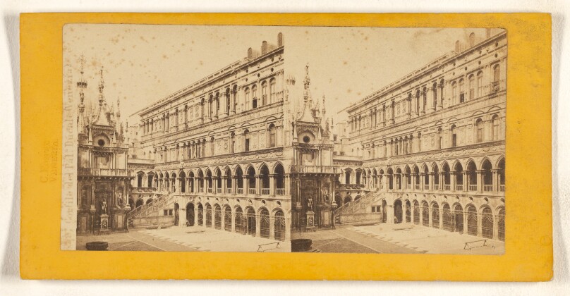 Cortile del Pal. Ducale (Venezia).