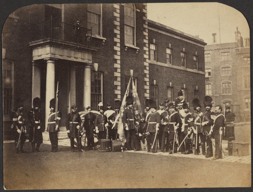 [Group of British Soldiers]