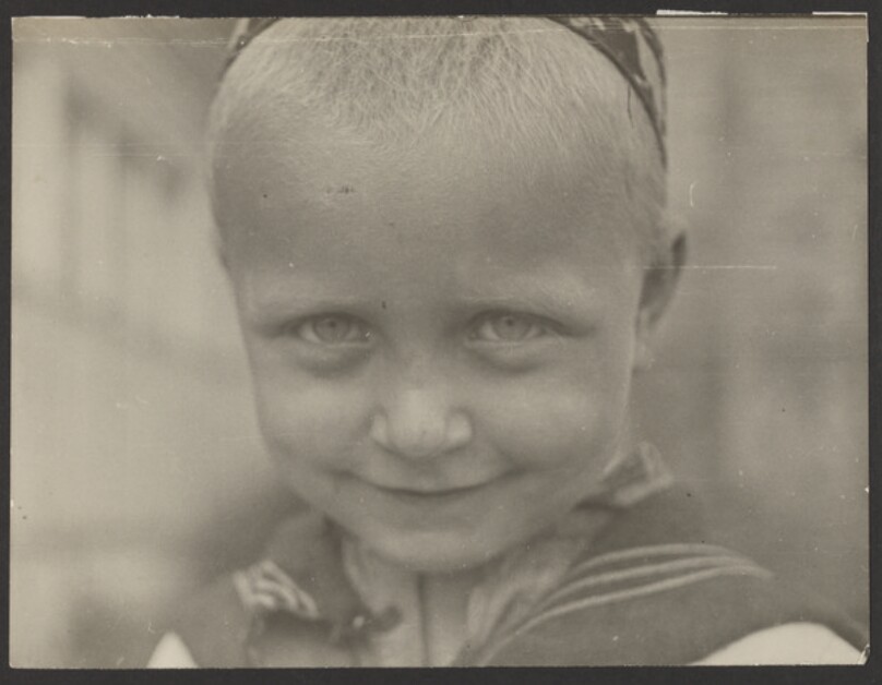 Little Boy. [Malysh]