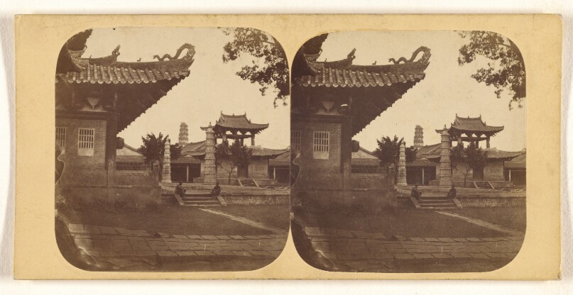 Canton. General View in the Grounds of the Temple of the Five Genii.
