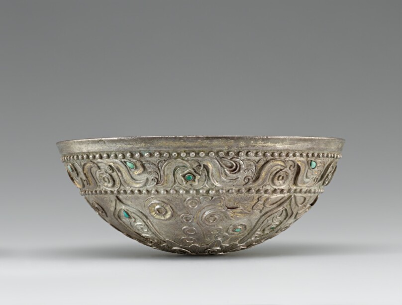 Bowl with Leaf Calyx Ornament