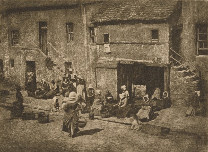 [Women and Children Baiting the Lines, Fishergate, St Andrews]