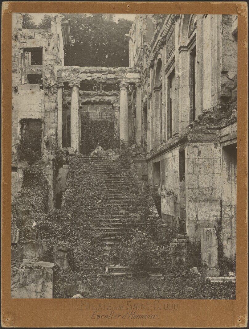 [Ruins of Escalier d'Honneur, Chateau de Saint-Cloud]
