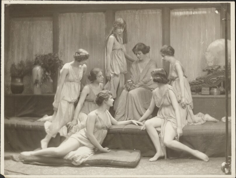 [Isadora Duncan and Group]