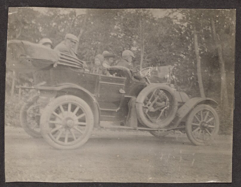 [Group of people in a car]