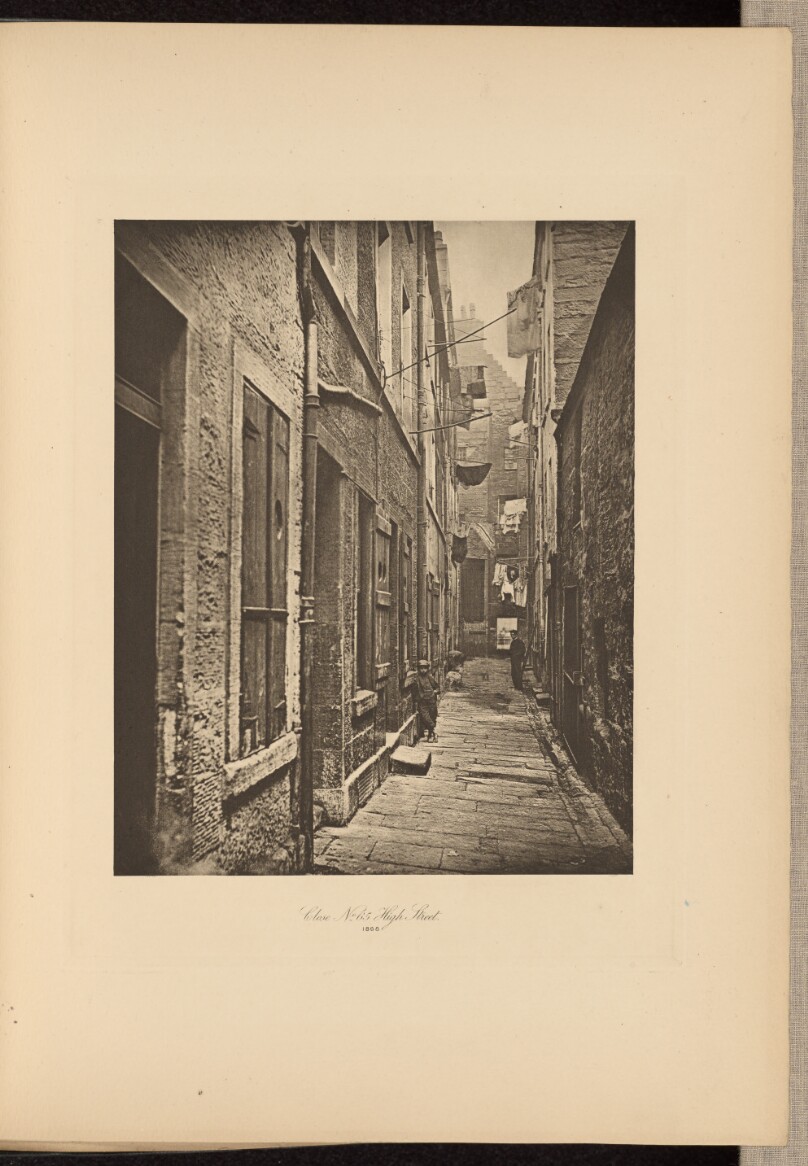 Close No. 65 High Street
