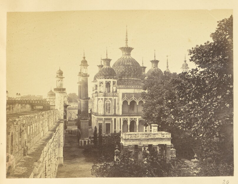 [The Jawab opposite the Tomb of Zinat Algiya in the Hussainabad Imambara Complex, Lucknow]