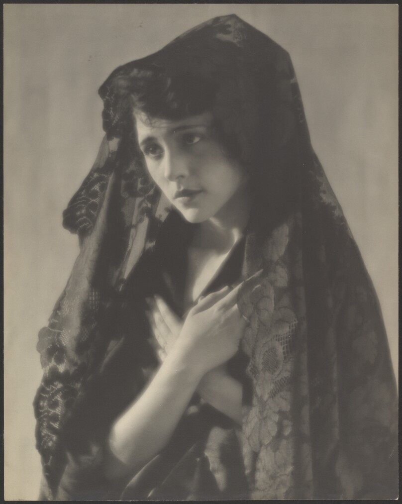Senorita Estrella