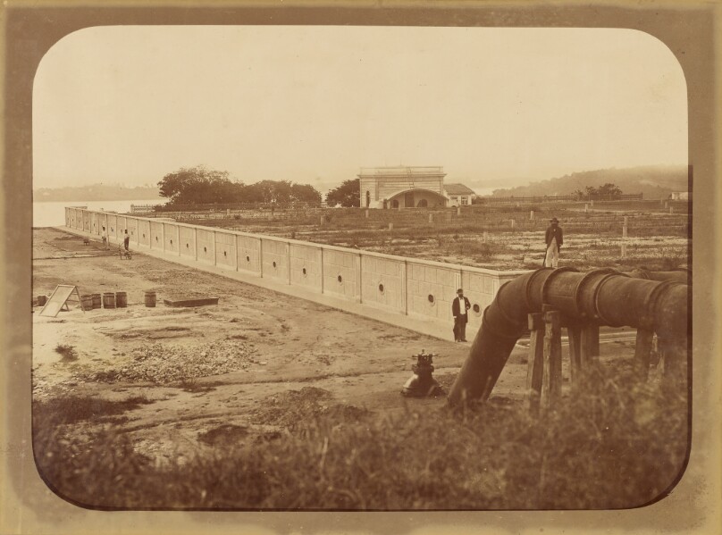 Obras do Abastecimento d'Agua do Rio de Janeiro, Reservatorio de D. Pedro II (Morro do Pedregulho), Vista Geral (1882)