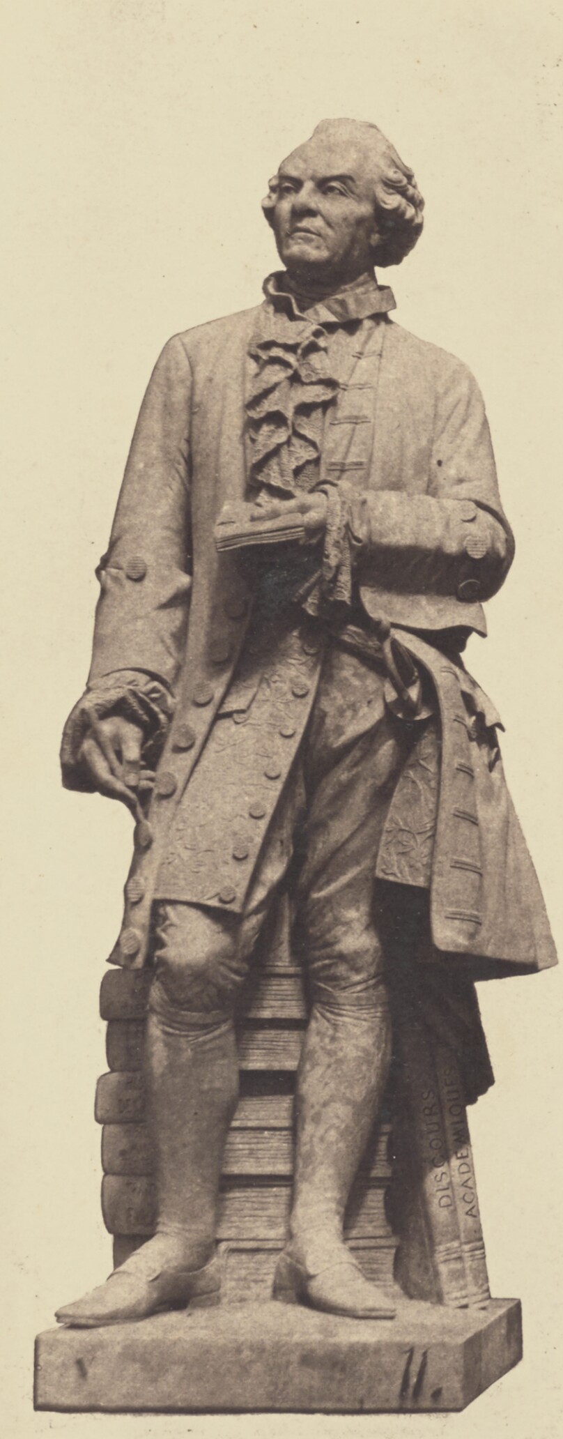 ["Buffon", Statue by Eugène-André Oudiné, Decoration of the Louvre, Paris]