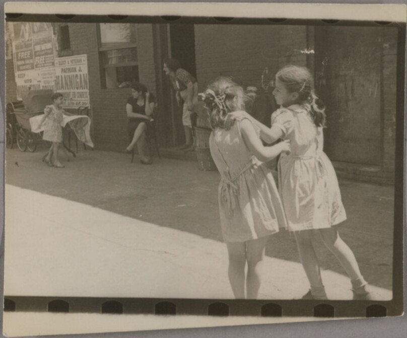 [Girls in the Street]