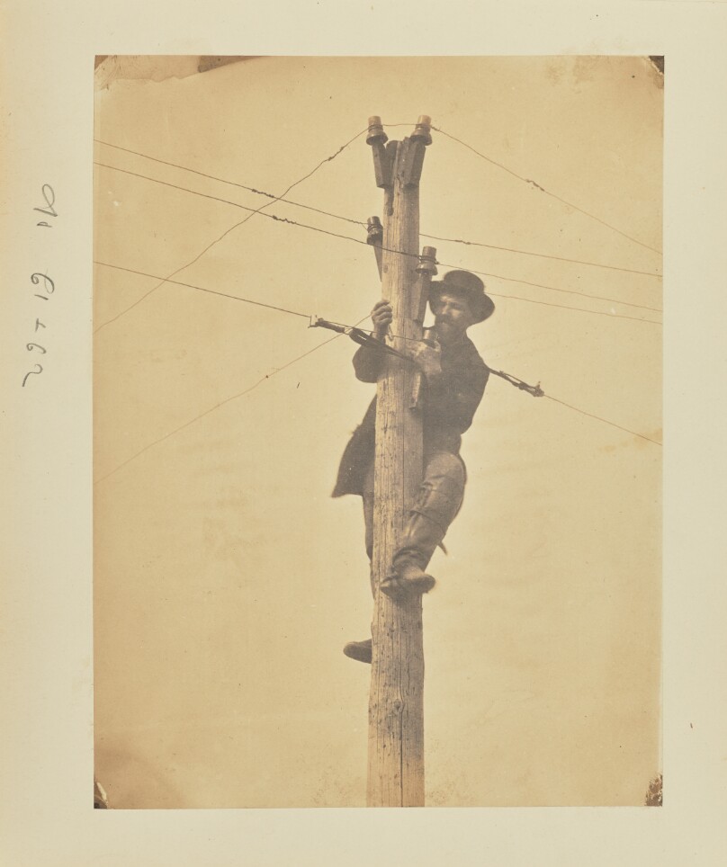 Cutting telegraph wire and connecting the ends, so that the point at which the connection is broken cannot be seen from the ground