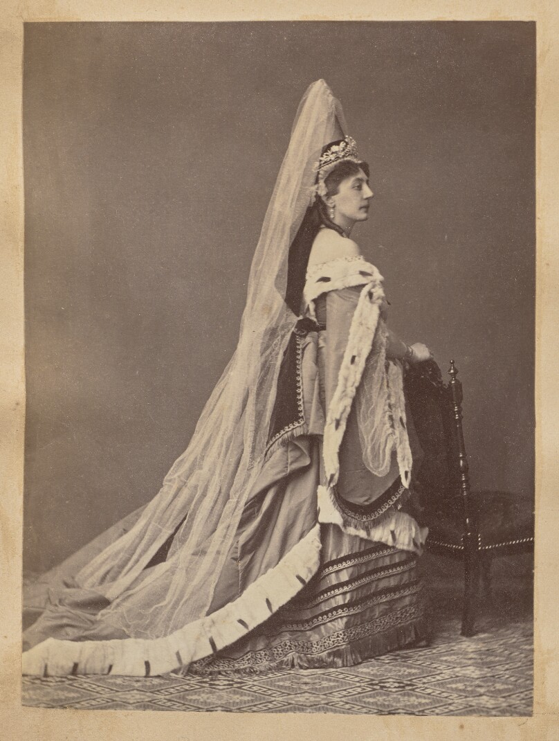 [Irina Suţu]