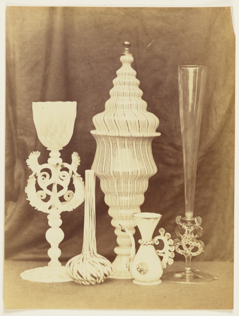 [Examples of glassware]