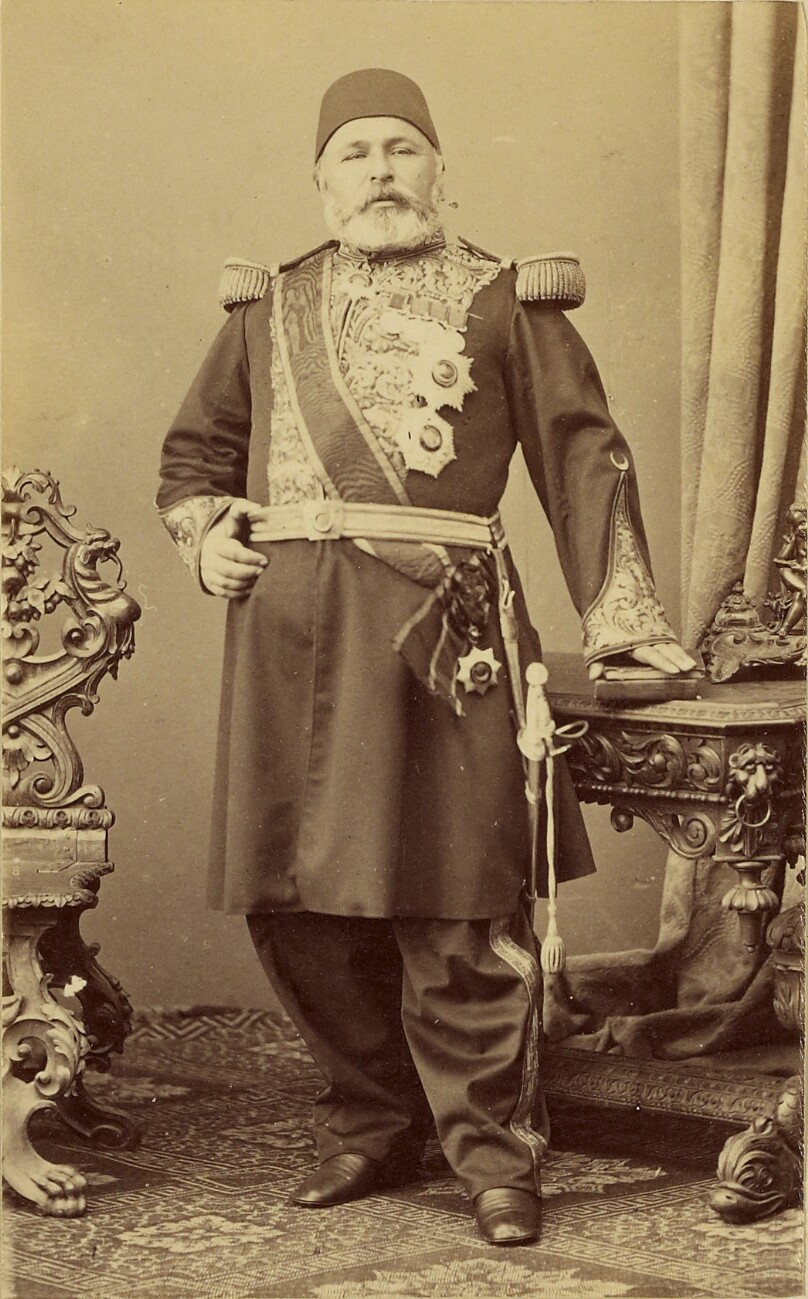 Hussein Pasha - gouverneur generale.