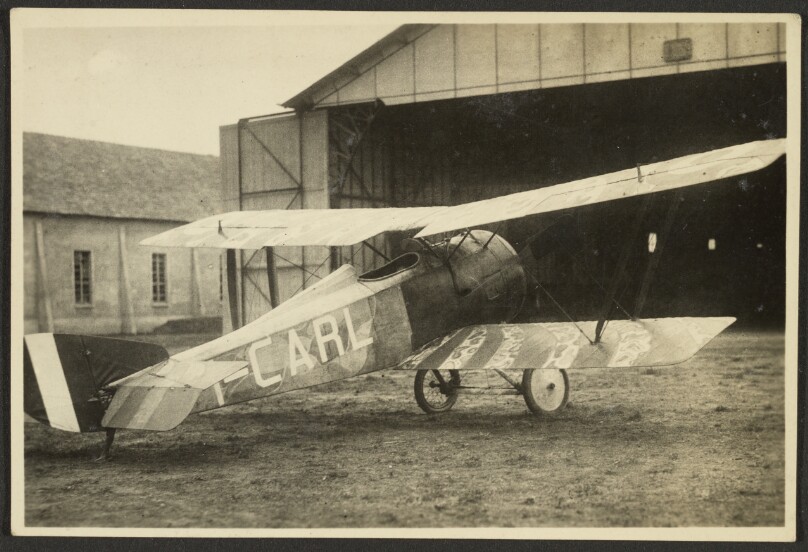 [Airplane]