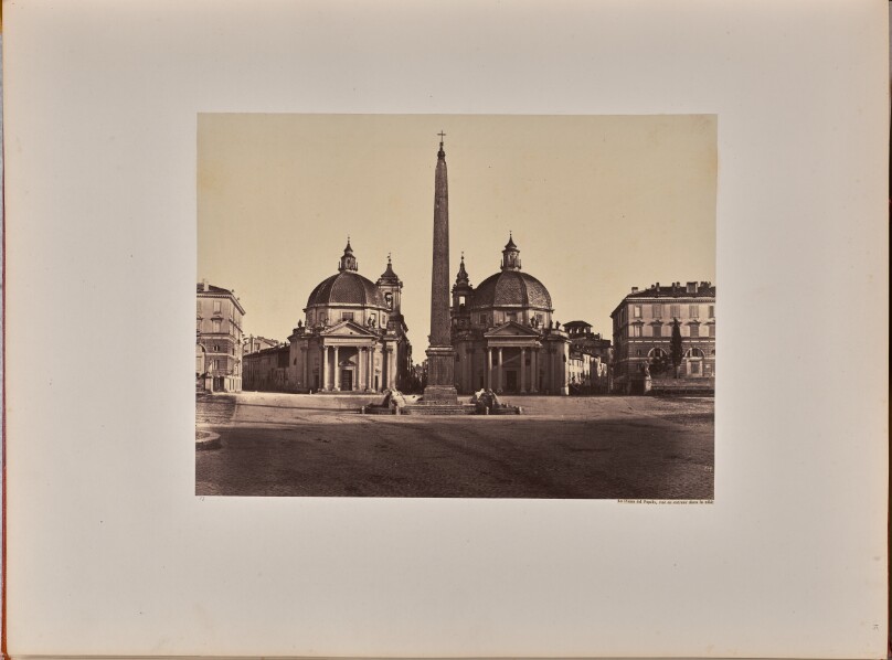 La Piazza del Popolo, vue en entrant dans la ville