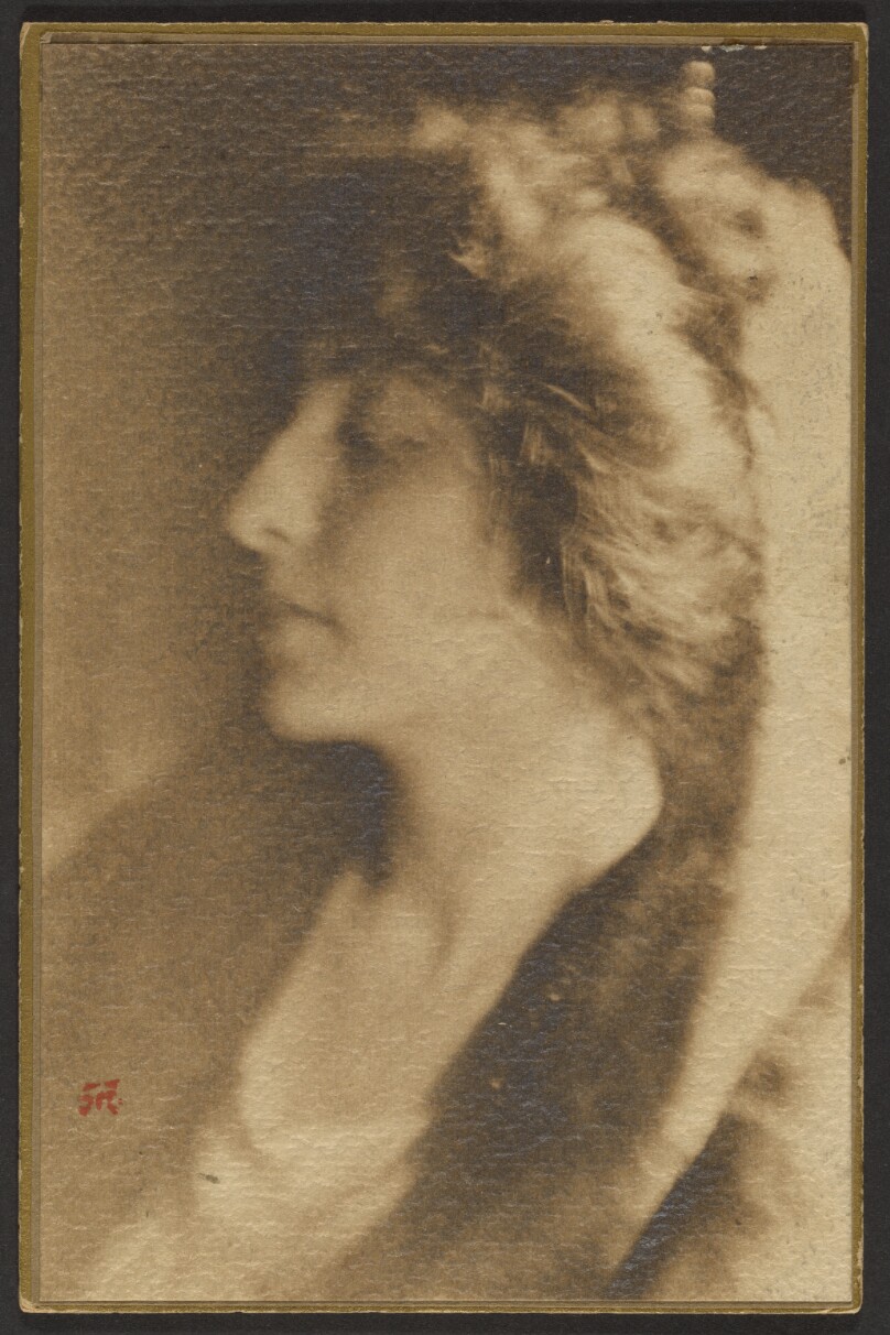 [Portrait of Mercedes de Cordoba]