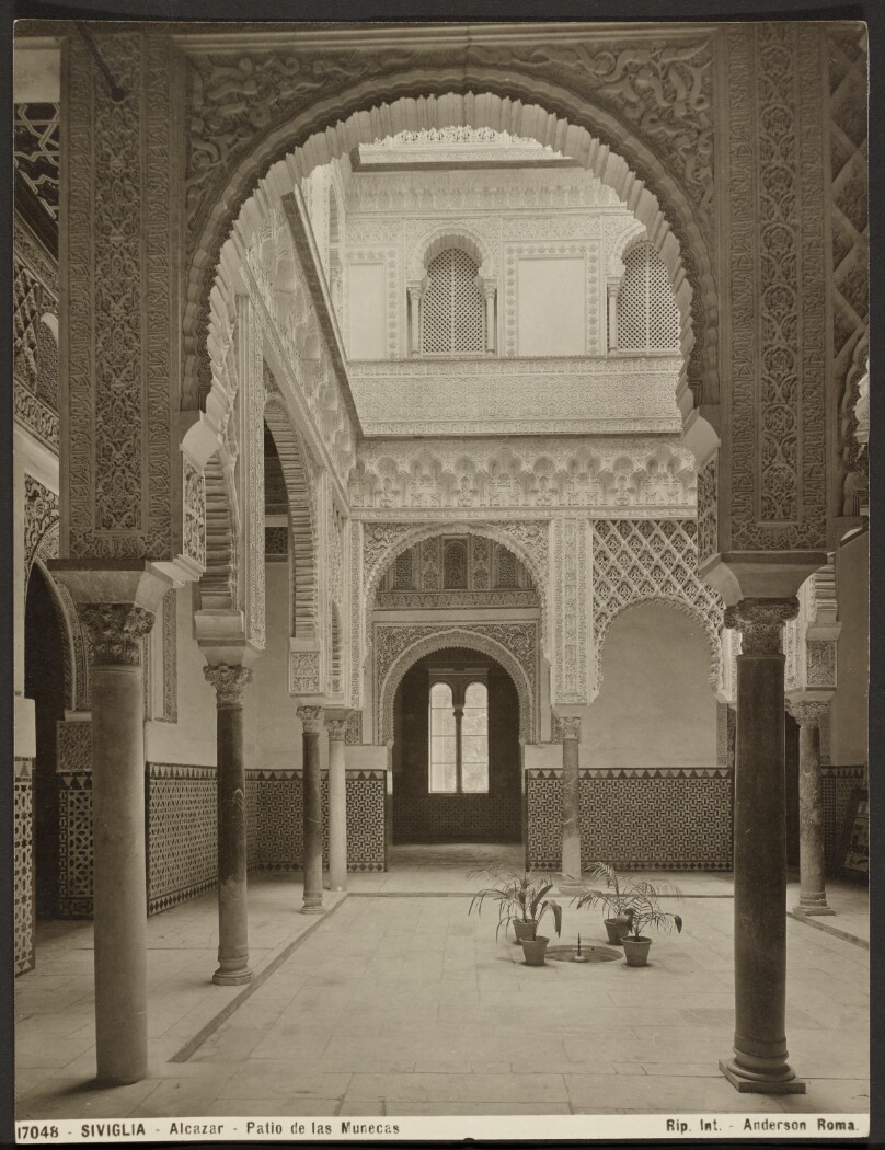 Alcazar, Patio de las Munecas