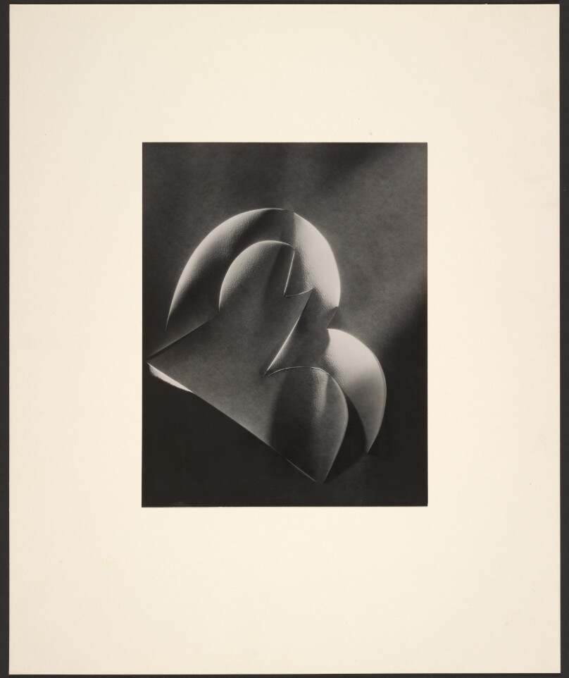[Cut-paper Abstraction]