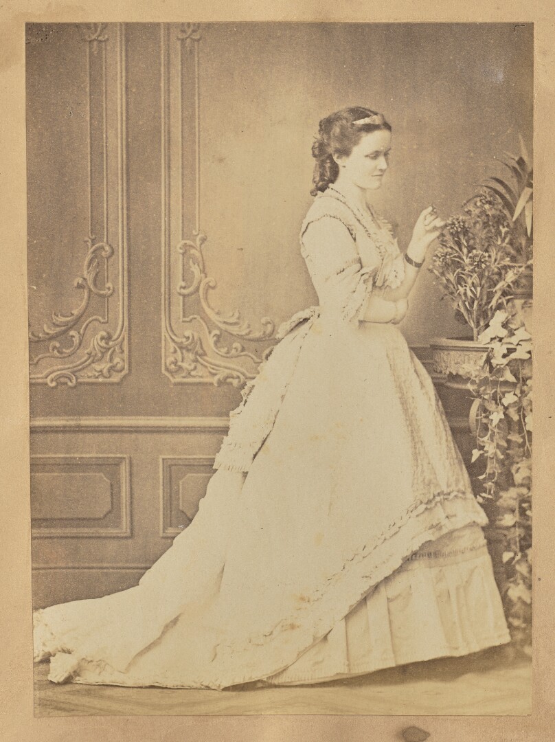 [Elisabeth of Wied, Queen of Romania]