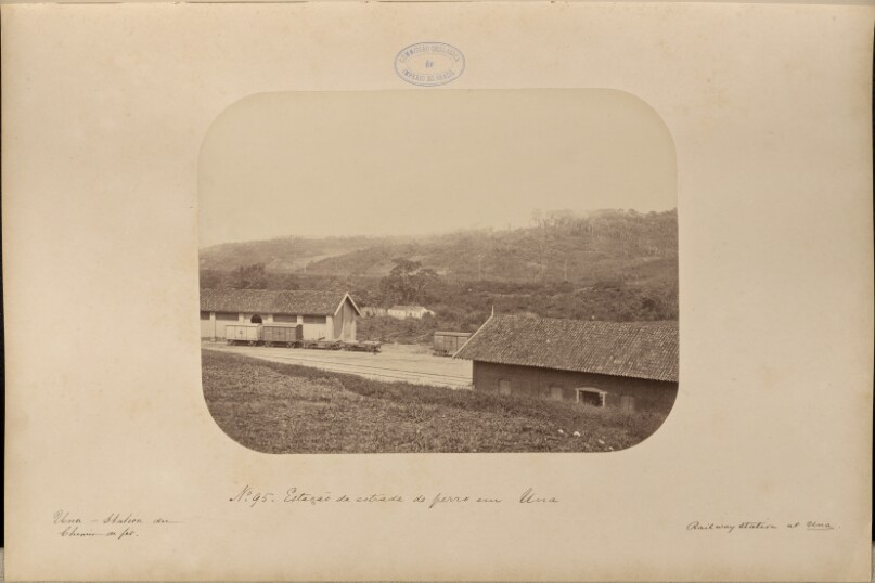 Estação da estrada de ferro em Una