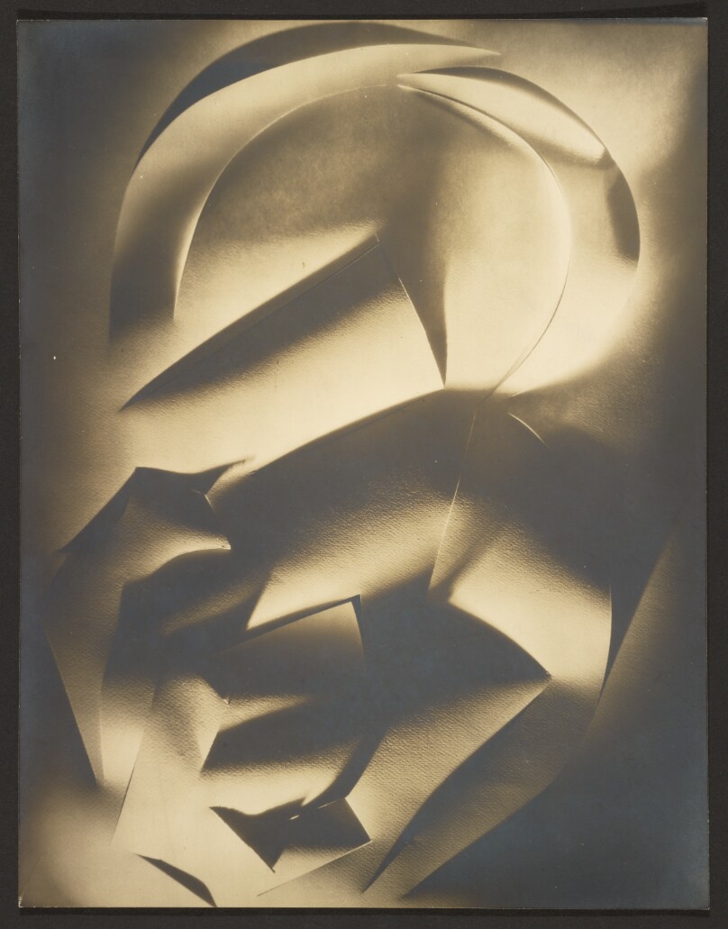 [Cut-paper Abstraction]