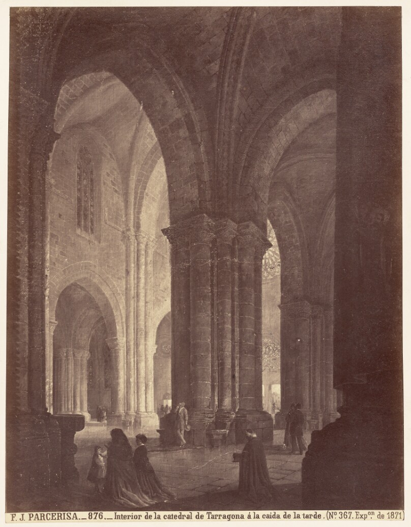 Interior de la catedral de Tarragona a la caida de la tarde