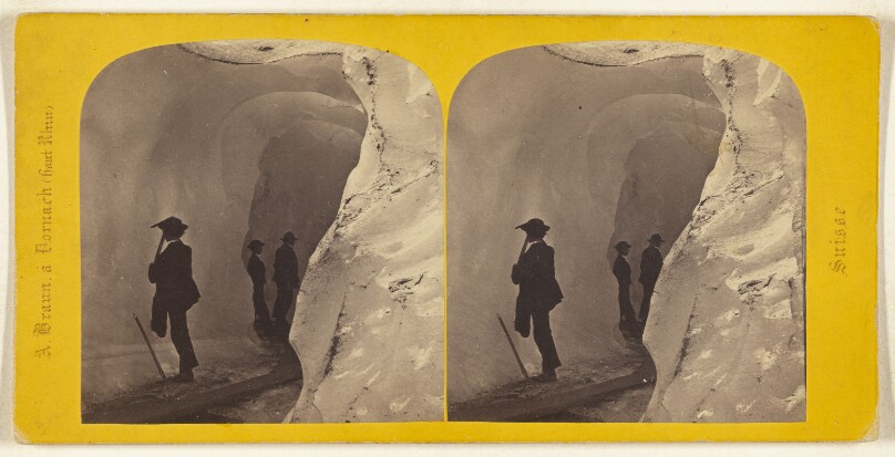 Oberland Bernois. Grotto de glace au glacier superieur de Grindelwald.