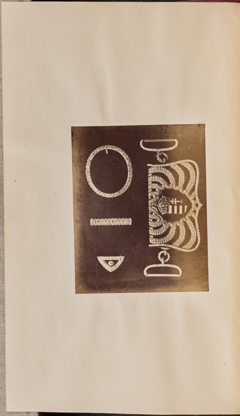 [Belt accessories and Cartouche Pouch]