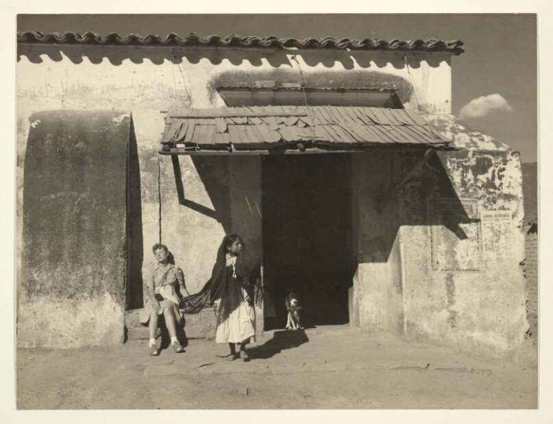 [En un pueblo (In a Village)]