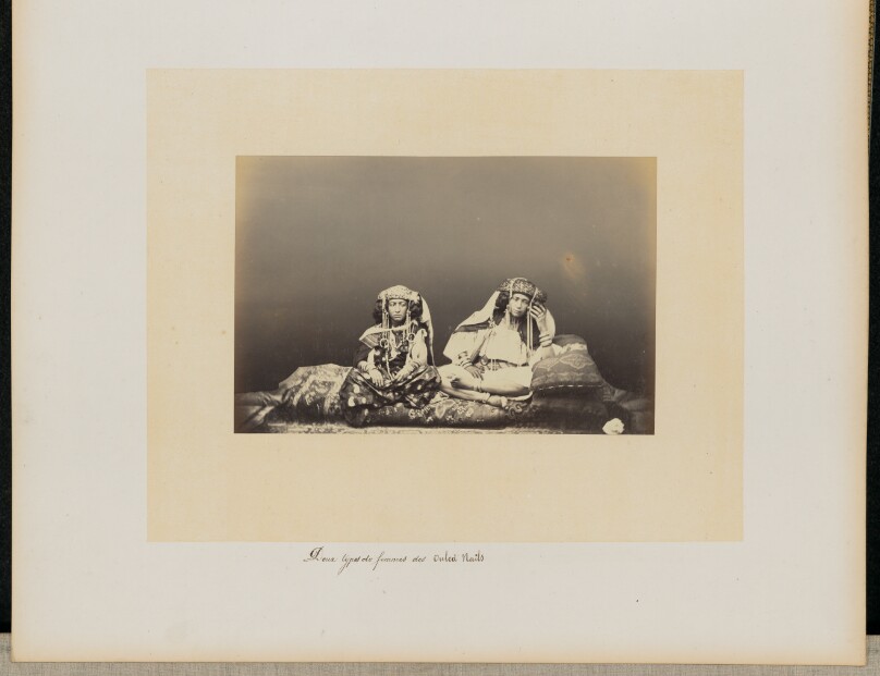 [Deux femmes des Ouled Naïls]