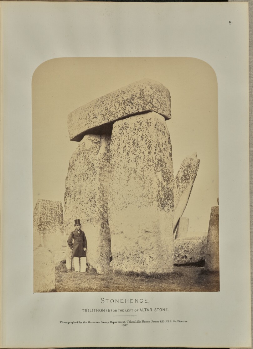 Stonehenge: Trilithon (B) on the Left of the Altar Stone