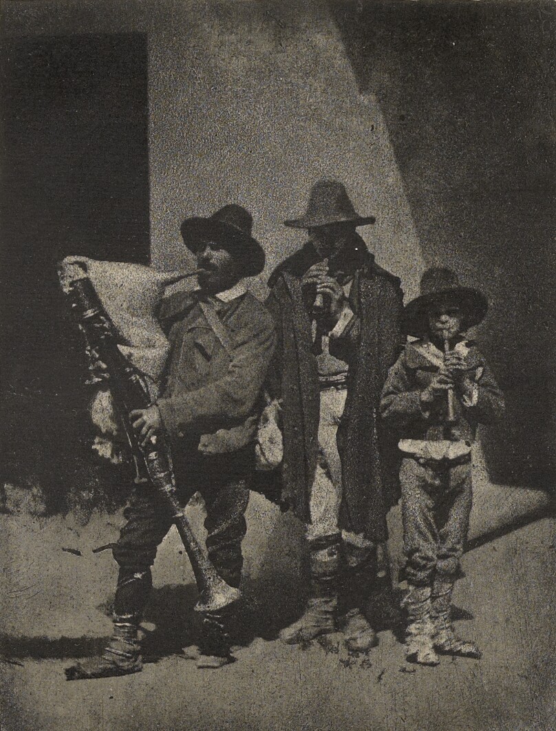 [Group of Three Italian Street Musicians in front of 21, Quai Bourbon, Paris]