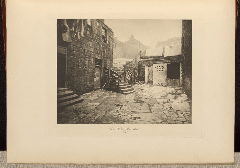 Close No. 267 High Street