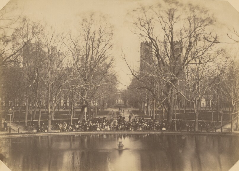 [Washington Square Park Fountain with Pedestrians]