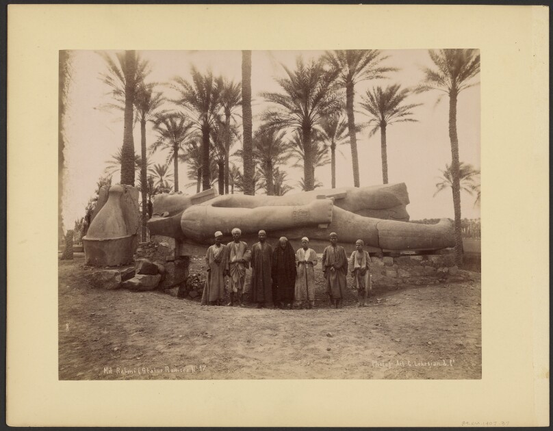 Mit Rahme (Statue Ramses)